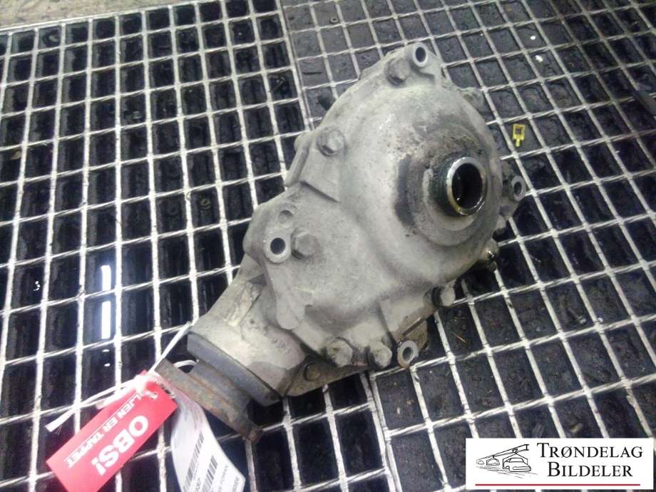 Kardang klokke foran til BMW 5-Serie 2003-2010 (E60/E61) (E60/E61) (33 10 7 562 712|)