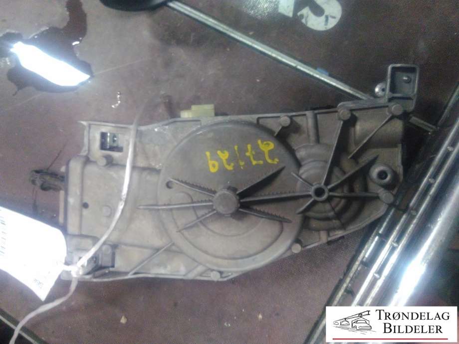 Baklukeåpner motor til Mercedes EQC 2019-->>  (A0997602402|)