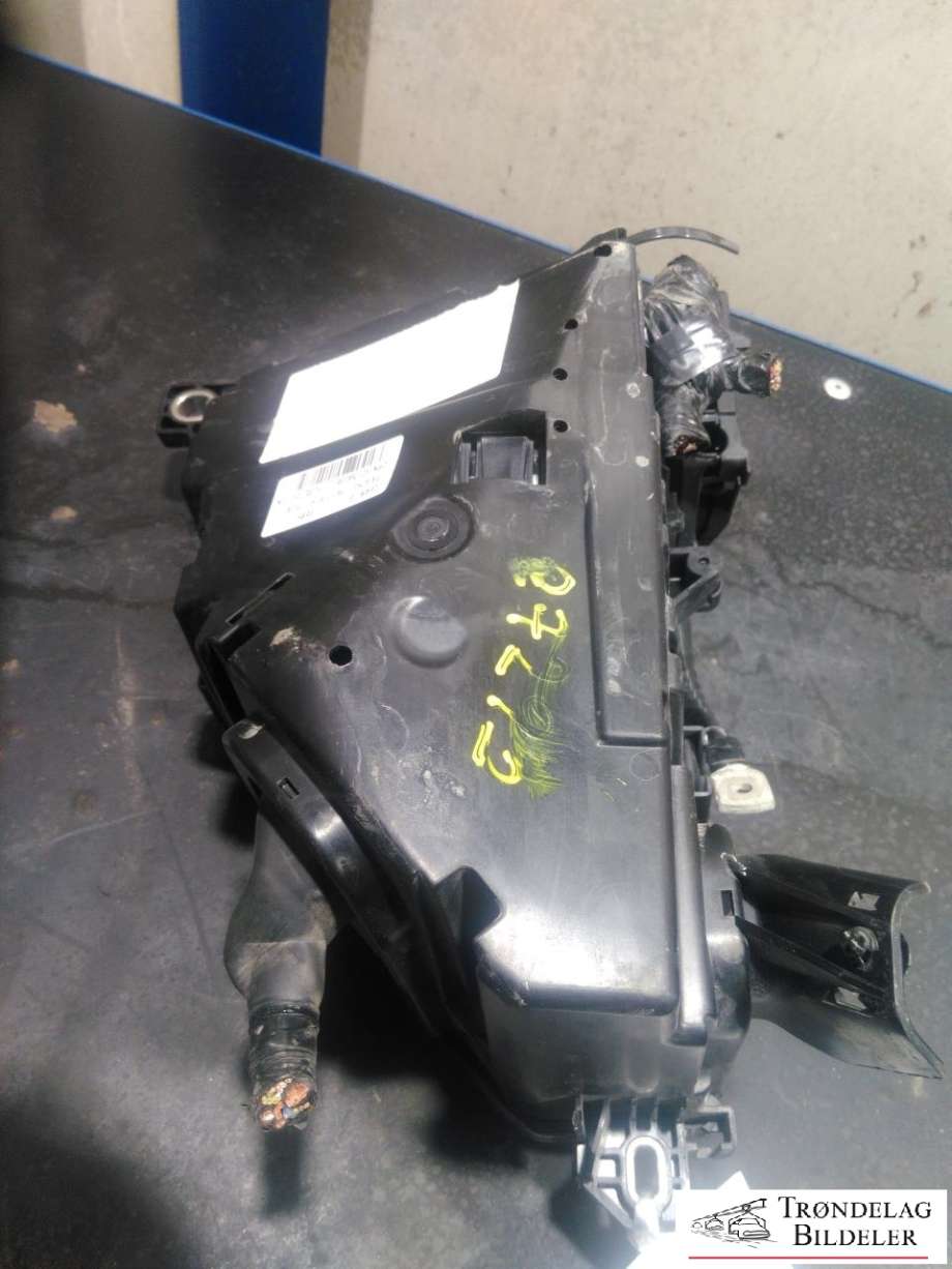 Sikringsboks til Volvo V60 / V60 CC 2018-->> (Type II)  (31398004 31409044|)