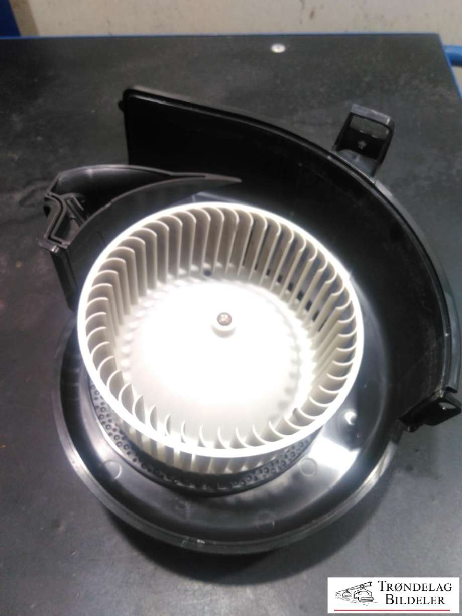 Varmeapparat motor til Volvo V60 / V60 CC, 2018-->> (Type II)  (F011500123)