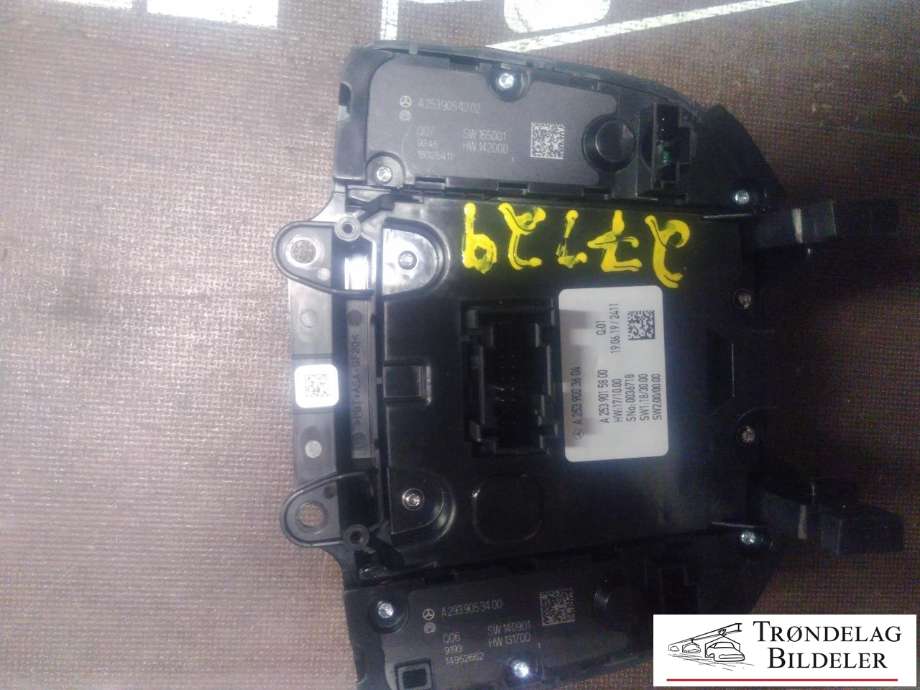 Bilstereo diverse til Mercedes EQC 2019-->>  (A2539003604|)