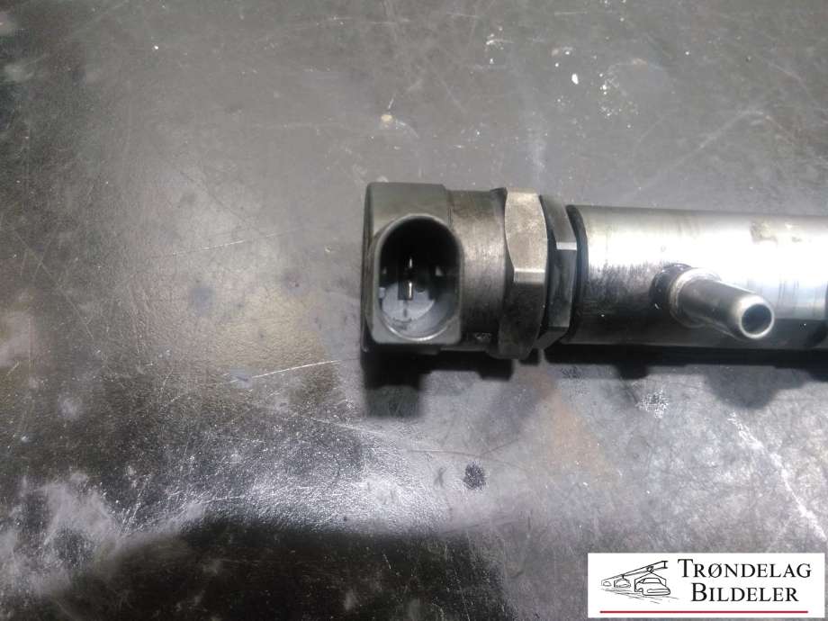 Dyseskinne (fuelrail) til BMW X3 2007-2010 (Fase 2) (E83) (E83) (13 53 7 800 601|13 53 7 809 128|13 53 7 797 882|13 53 4 740 787|0 445 214 135)