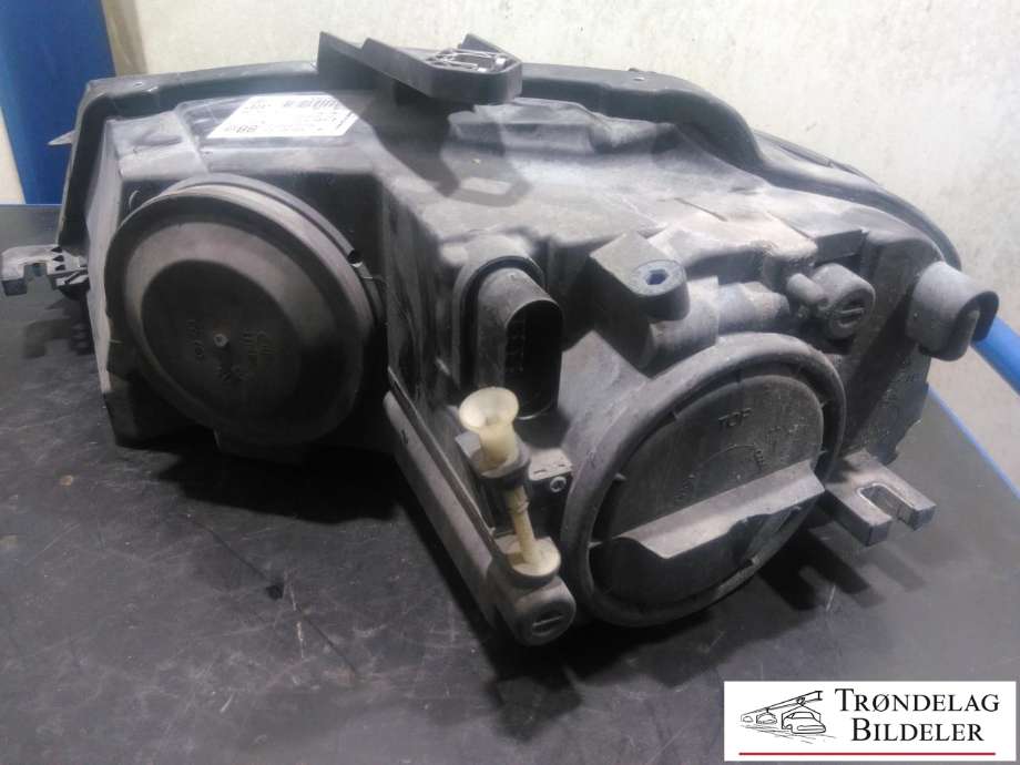 Frontlykt høyre halogen til Audi A3 2009-2012 (Type II, Fase 2)  (8P0 941 004 BL|8P0 941 004 BP|)