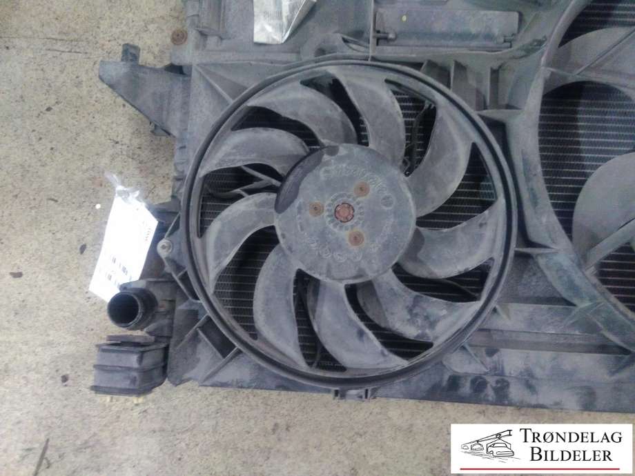 Radiator (manuell gir) til VW Transporter / Caravelle 2003-2009 (Fase 1) (T5) (T5) (7H0 121 253 J|7H0422847A|7H0121253G)