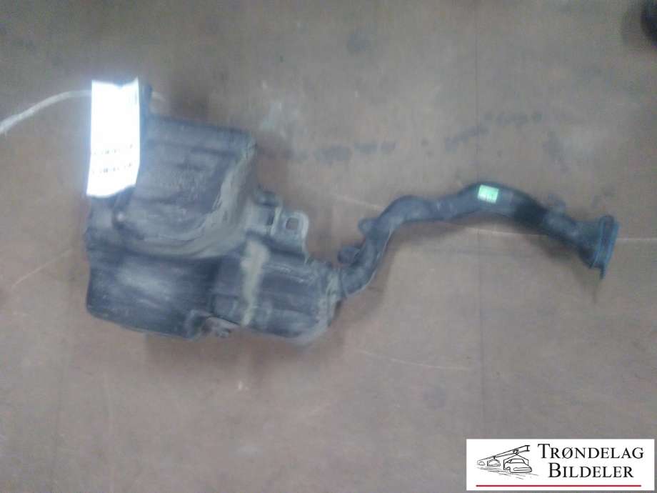 Spylertank foran til Mercedes B-Klasse, electric drive 2014-2018 (W242) (W242) (A2468690120|)