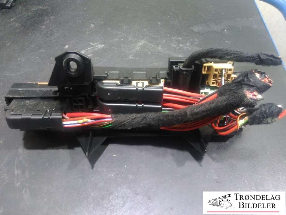 Sikringsboks bagasjerom til Audi A6, Allroad 2012-2014 (Type III, Fase 1) (C7) (C7) (4G0 971 845 A|)
