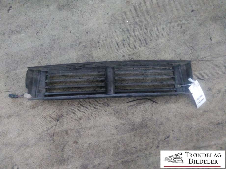 Grill midt til Škoda Superb, 2015-->> (Type III)  