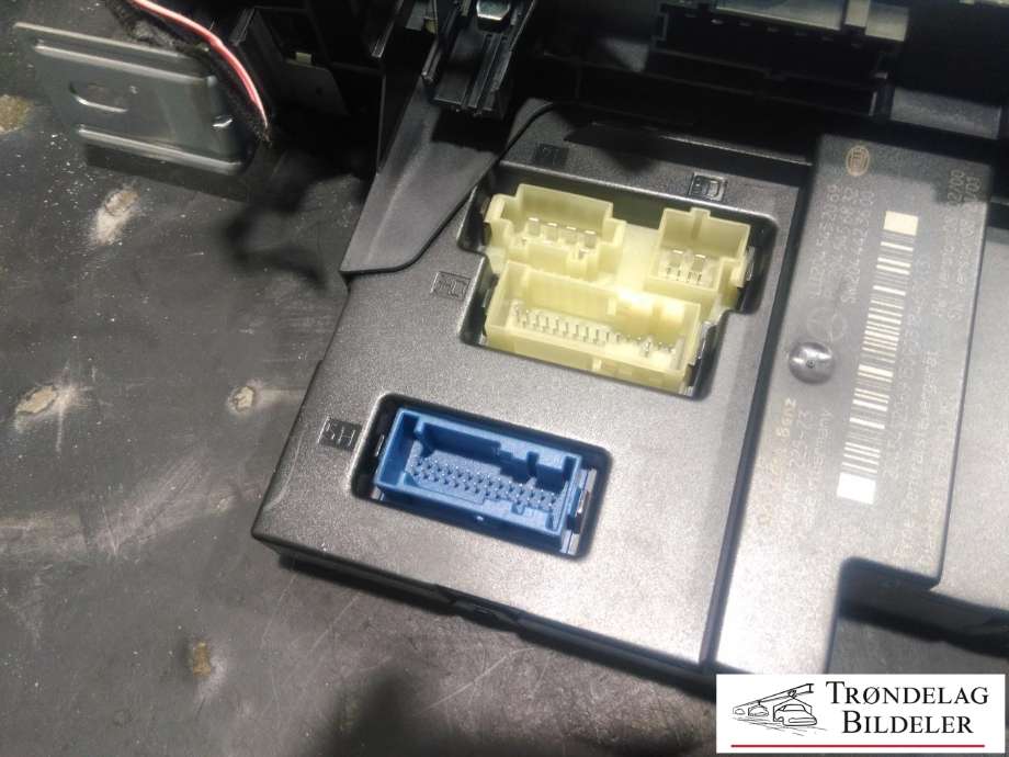 Sikringsboks bagasjerom til Mercedes GLK 2008-2015 (X204) (X204) (A2045452069|)