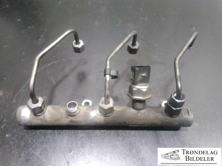 Dyseskinne (fuelrail) til Audi A6, Allroad, 2006-2008 (Type II, Fase 1) (C6) (C6) (059 130 089 AA)