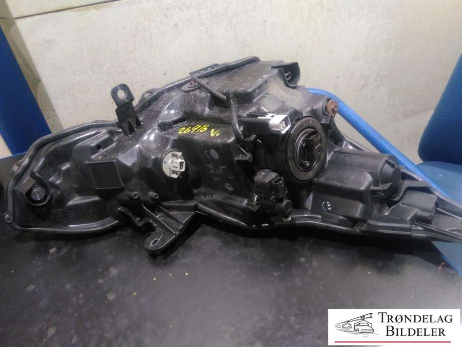 Frontlykt venstre halogen til Toyota Aygo 2014-->> (Type II)  (81170-0H210|)