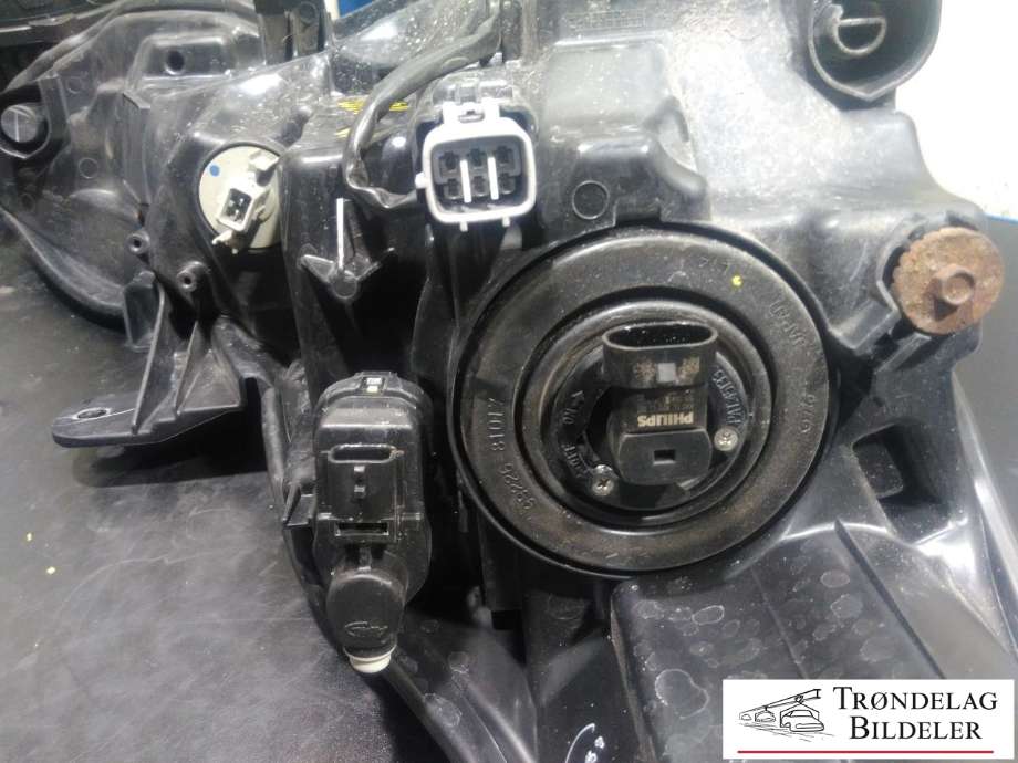 Frontlykt venstre halogen til Toyota Aygo 2014-->> (Type II)  (81170-0H210|)