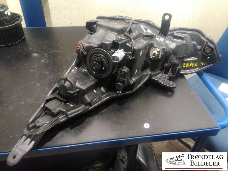 Frontlykt høyre halogen til Toyota Aygo 2014-->> (Type II)  (81130-0H210|)