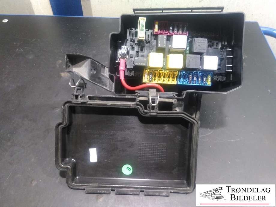 Sikringsboks motorrom til Mercedes ML 2011-2015 (Fase 1) (W166) (W166) (A1665400182|)