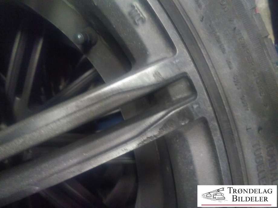 Hjulsett aluminium sommer til Ford Mondeo 2011-2014 (Type IV, Fase 2) (TRIANGLE|235/40ZR18|1-2 MM MØNSTERDYBDE|PROD : 48-19)