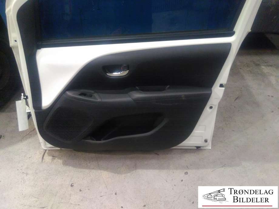 Dør høyre foran til Toyota Aygo 2014-->> (Type II) (67001-0H050|)