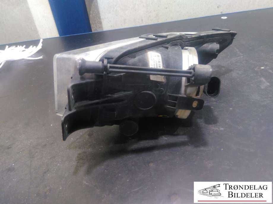 Tåkelykt venstre foran til Opel Insignia A 2009-2014  (13 226 828|662588537|)