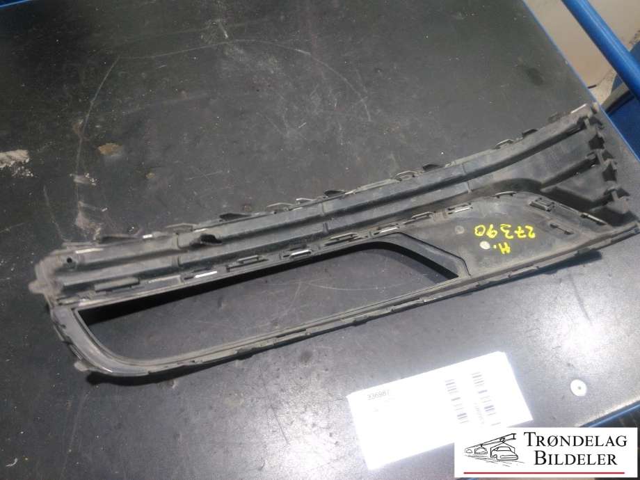 Grill høyre til VW Passat 2011-2015 (B7) (B7) (3AA 854 662 B|)