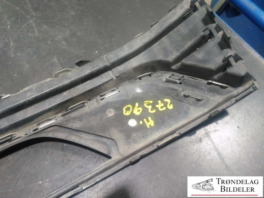 Grill høyre til VW Passat 2011-2015 (B7) (B7) (3AA 854 662 B|)