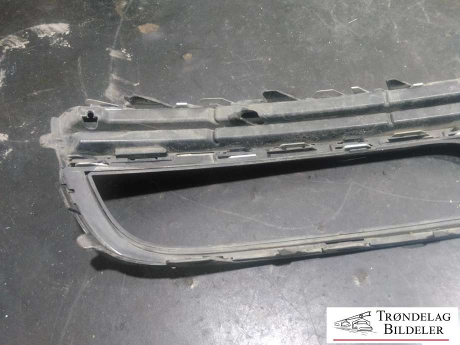 Grill høyre til VW Passat 2011-2015 (B7) (B7) (3AA 854 662 B|)
