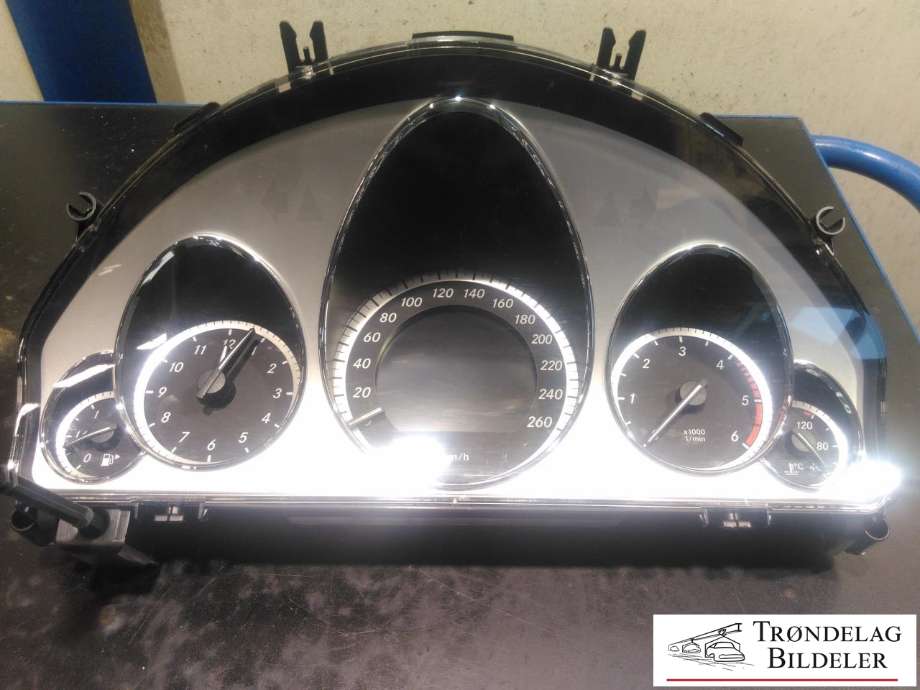 Instrumentpanel til Mercedes E-Klasse 2009-2013 (Fase 1) (W212) (W212) (A2C53257171|)