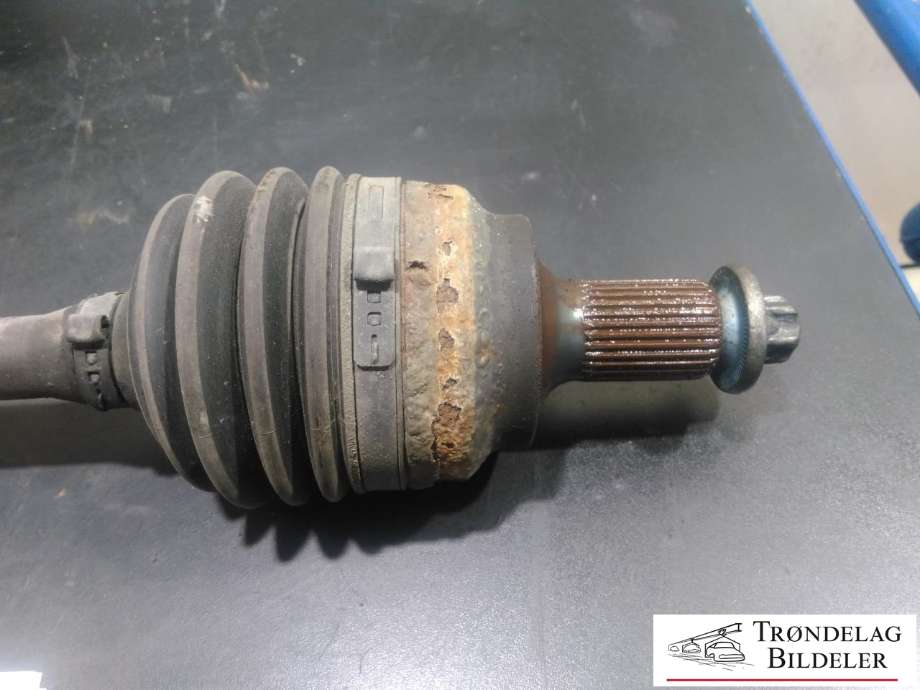 Drivaksel høyre foran, diesel/automat til Mercedes GLK 2008-2015 (X204) (X204) (A 204 330 16 01|)