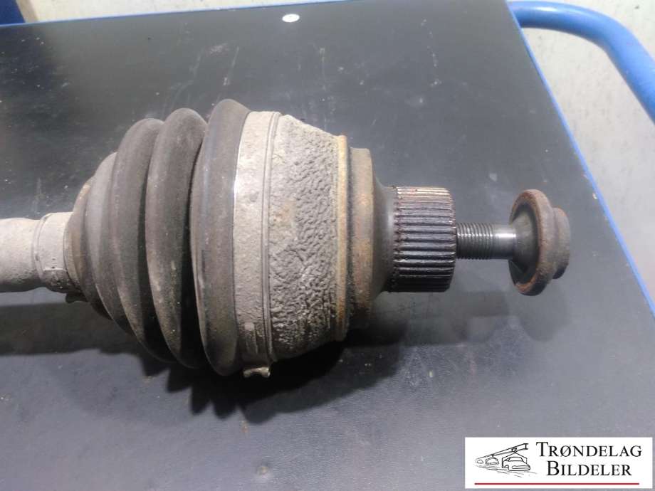 Drivaksel venstre foran til Audi A7 2010-2014 (Type I, Fase 1)  (8R0 407 271 C|8R0 407 271 CX|8R0407271A)