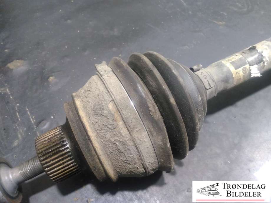 Drivaksel høyre foran til Audi A7 2010-2014 (Type I, Fase 1)  (8R0407271C|8R0407271CX|8R0407271A)