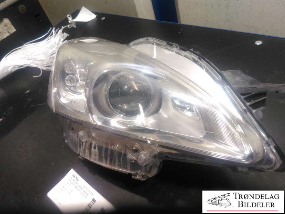Frontlykt høyre xenon til Peugeot 508 2011-2014 (Type I, Fase 1)  (VALEO|89905868|96 875 805 80|)