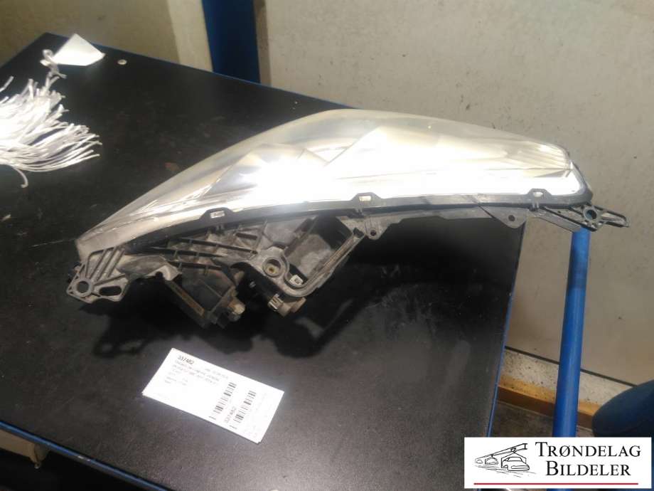 Frontlykt høyre xenon til Peugeot 508 2011-2014 (Type I, Fase 1)  (VALEO|89905868|96 875 805 80|)