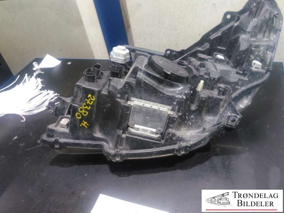 Frontlykt høyre xenon til Peugeot 508 2011-2014 (Type I, Fase 1)  (VALEO|89905868|96 875 805 80|)
