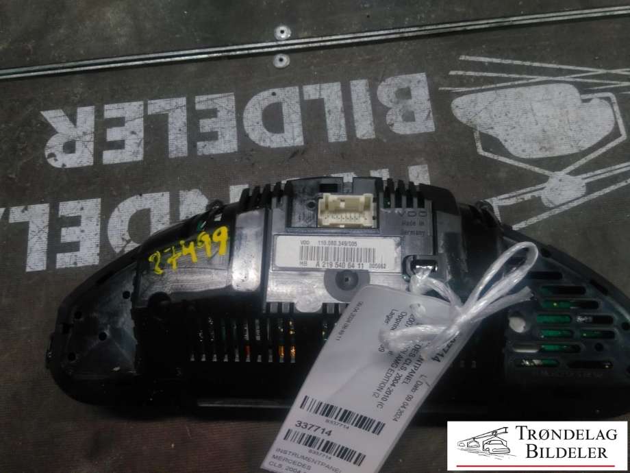 Instrumentpanel til Mercedes CLS 2004-2010 (C219) (C219) (A 219 540 64 11|)