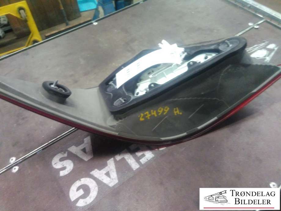 Baklykt høyre til Mercedes CLS 2004-2010 (C219) (C219) (A 219 820 02 77|)
