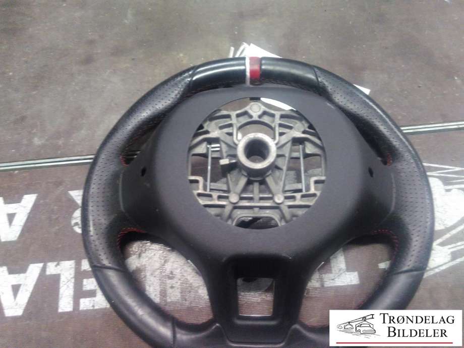 Ratt til Peugeot 208 2012-2019 (Type I) (98 028 217 XJ|)