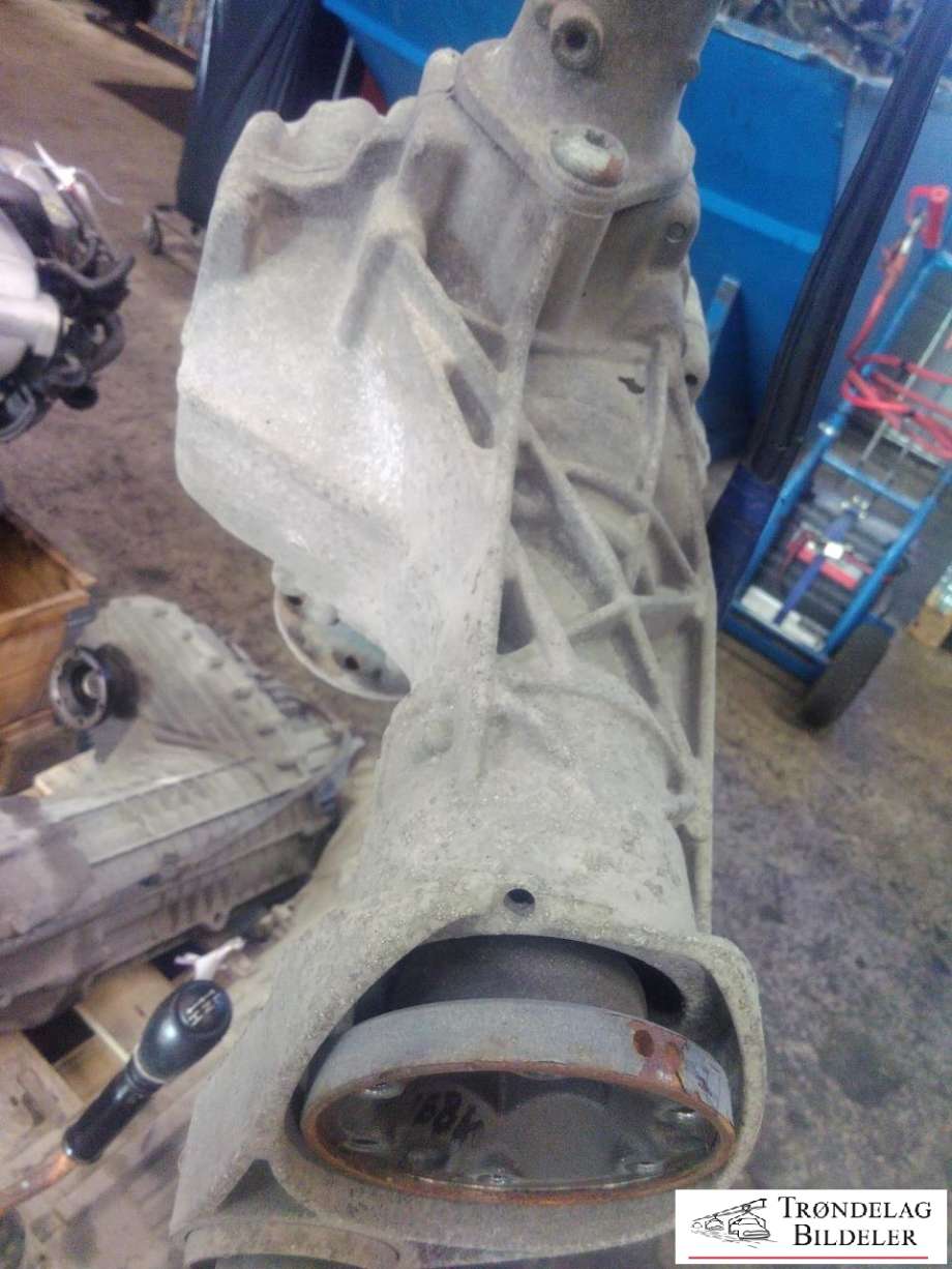 Kardang klokke foran til VW Touareg 2003-2007 (Type I, Fase 1)  (446031082  0AA409508E|)