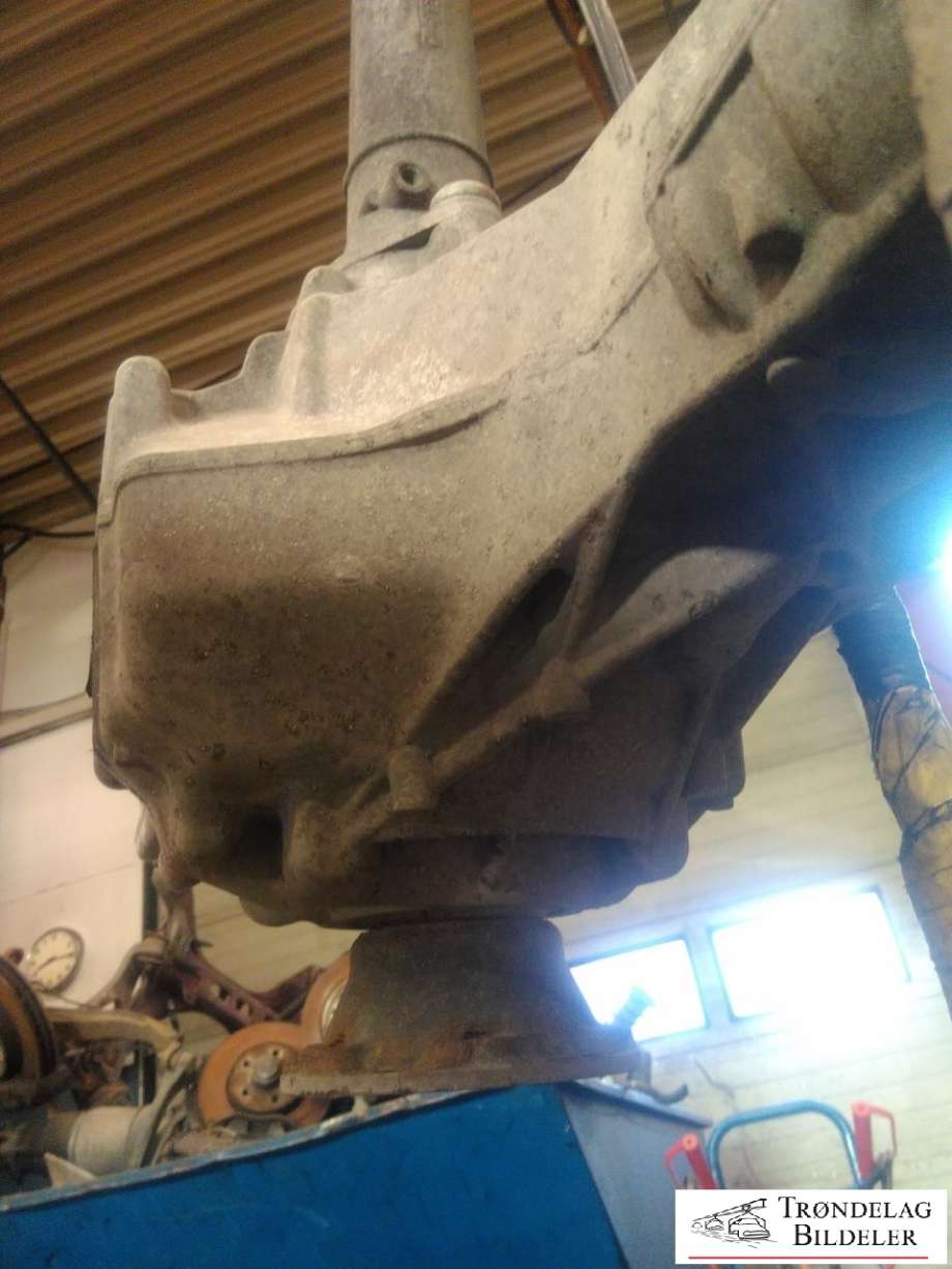 Kardang klokke foran til VW Touareg 2003-2007 (Type I, Fase 1)  (446031082  0AA409508E|)