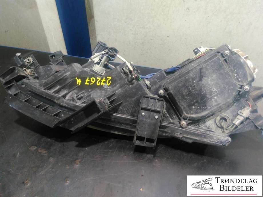 Frontlykt høyre xenon til Mazda 6 2008-2010 (Type II, Fase 1) (GS7T51031S|)