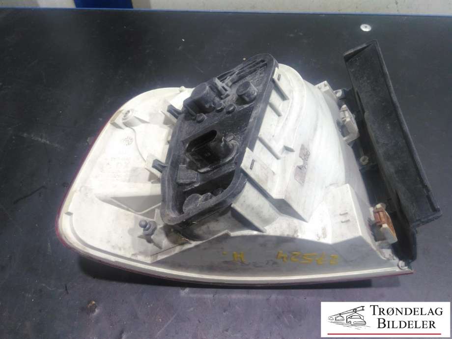 Baklykt høyre ytre til VW Touareg 2003-2007 (Type I, Fase 1)  (7L6945096K|)