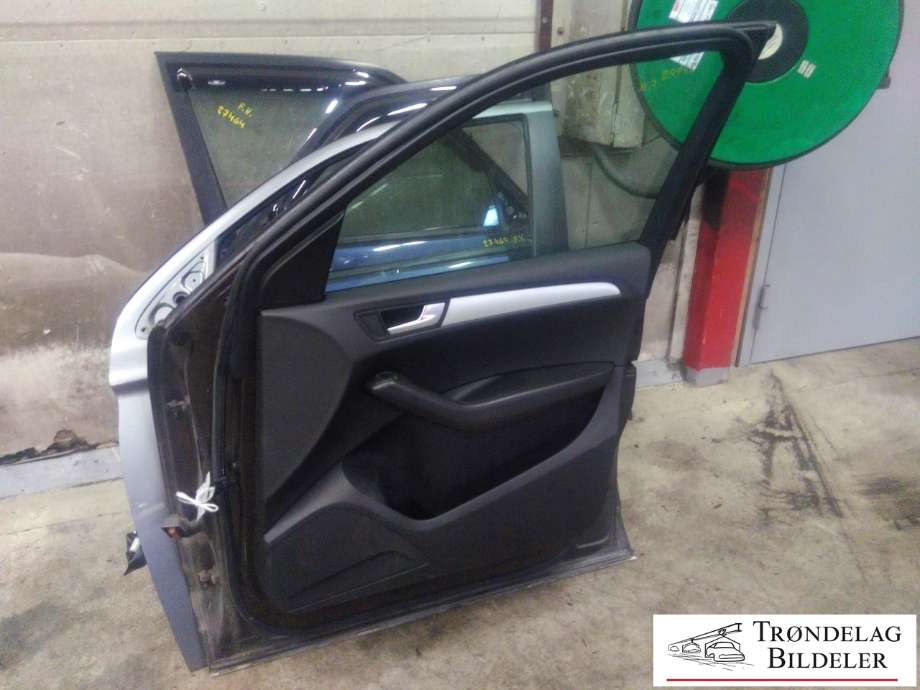 Dør høyre foran til Audi Q5 2008-2012 (Type I, Fase 1)  (8R0 831 052 E|)