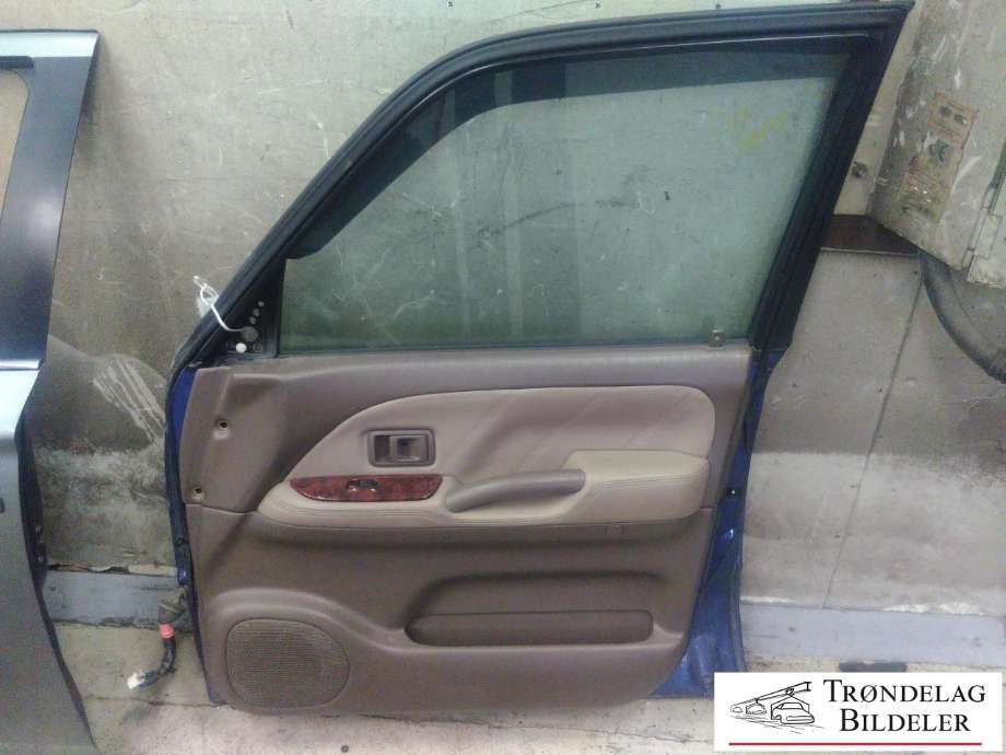 Dør høyre foran til Toyota Land Cruiser 90 1996-2002  (6700160402|)
