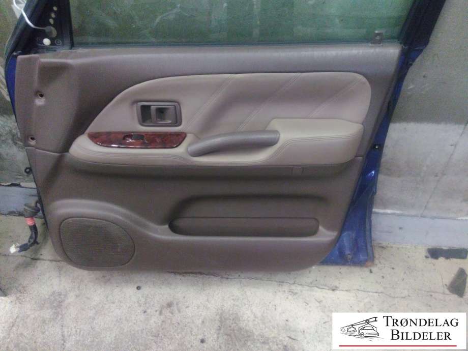 Dør høyre foran til Toyota Land Cruiser 90 1996-2002  (6700160402|)