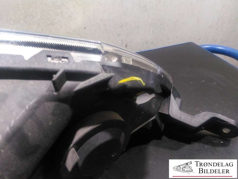 Frontlykt venstre halogen til Peugeot Expert 2007-2016 (Type II) (VALEO|6208L0|1401368180|89902605)