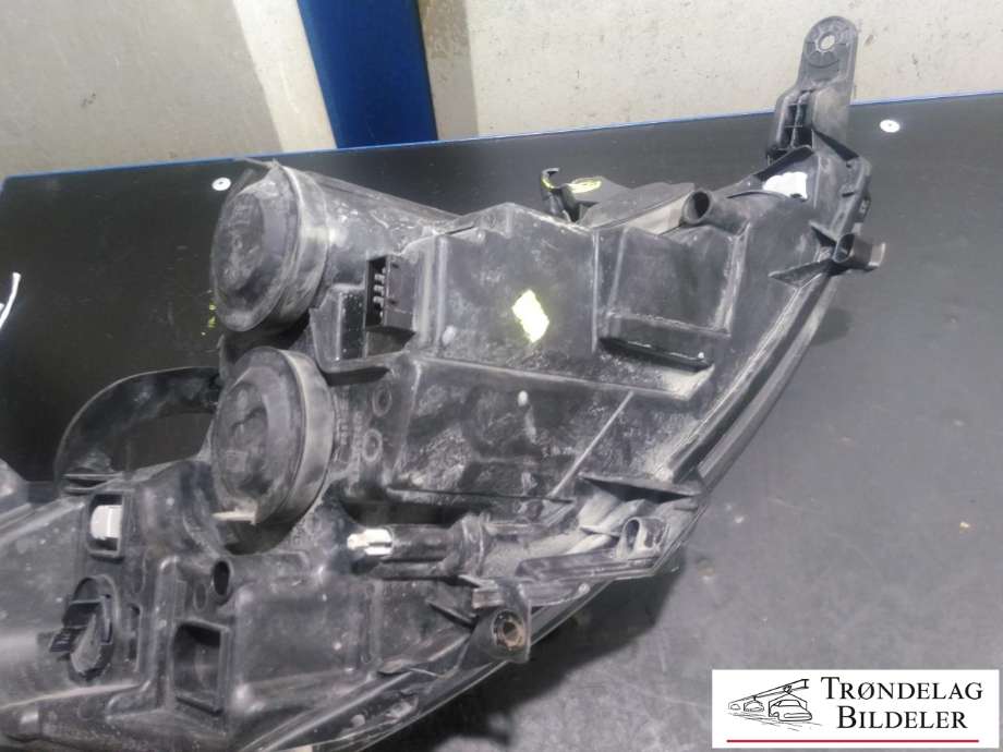 Frontlykt venstre halogen til Peugeot Expert 2007-2016 (Type II) (VALEO|6208L0|1401368180|89902605)