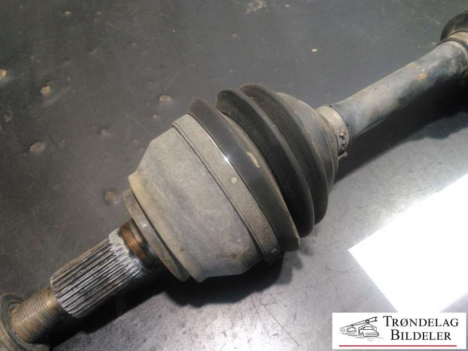 Drivaksel høyre foran, bensin/automat til VW Touareg 2003-2007 (Type I, Fase 1)  (7L0 407 271 F|)