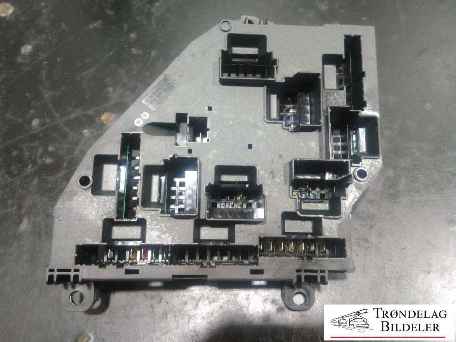 Sikringsboks til BMW X3 2010-2017 (F25) (F25) (01670499|)