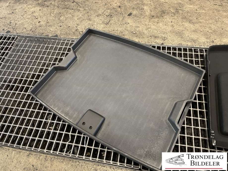 Bagasjerom teppe/gulvplate til Audi A4 2007-2014 (Type IV) (B8) (B8) 