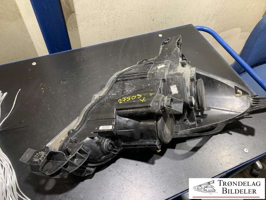 Frontlykt høyre halogen til Citroën DS3 2010-2019  (96770338800-00|VP9PVX-13W029-CH|)