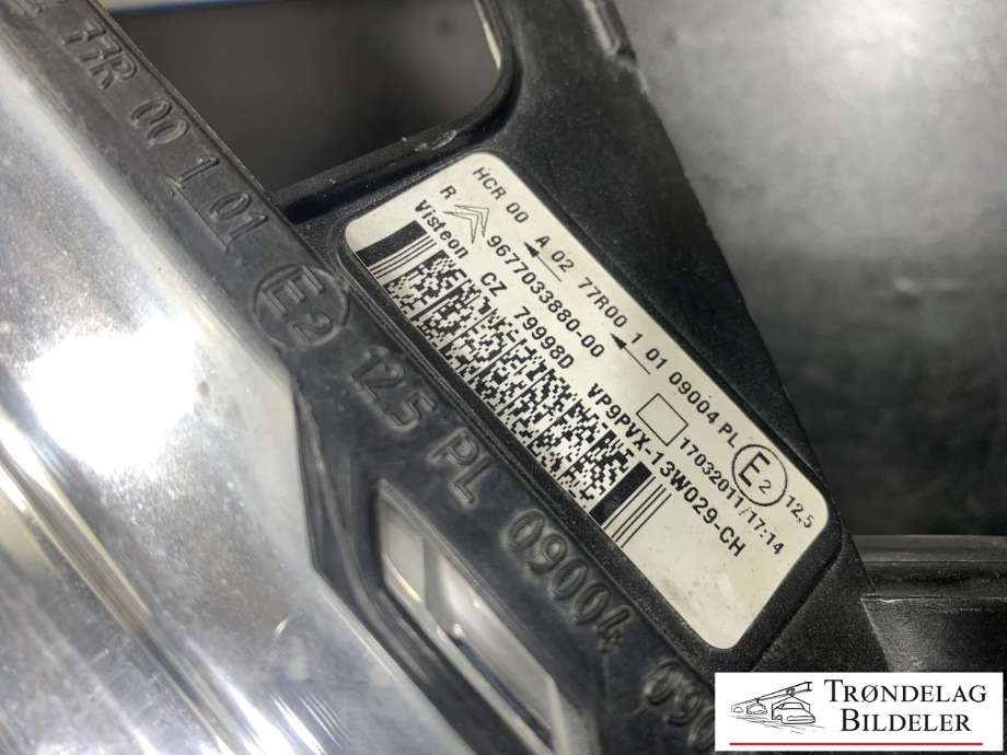 Frontlykt venstre halogen til Citroën DS3 2010-2019  (16 117 971 80|16 227 641 80|)