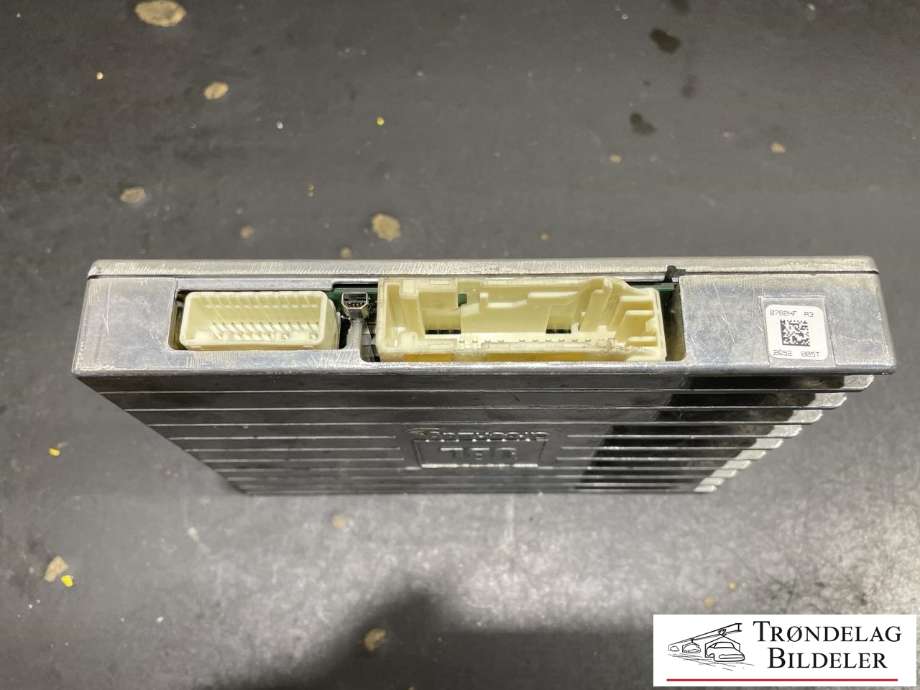 Bilstereo forsterker til Toyota Prius +7 2012-2020 (Type III) (stasjonsvogn) (stasjonsvogn) (JBL|86280-0W831|)