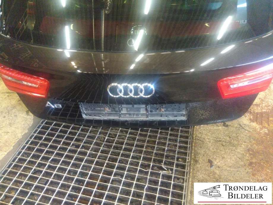 Bakluke stasjonsvogn til Audi A6 2011-2014 (Type IV, Fase 1) (C7) (C7) (4G9 827 025 B|)
