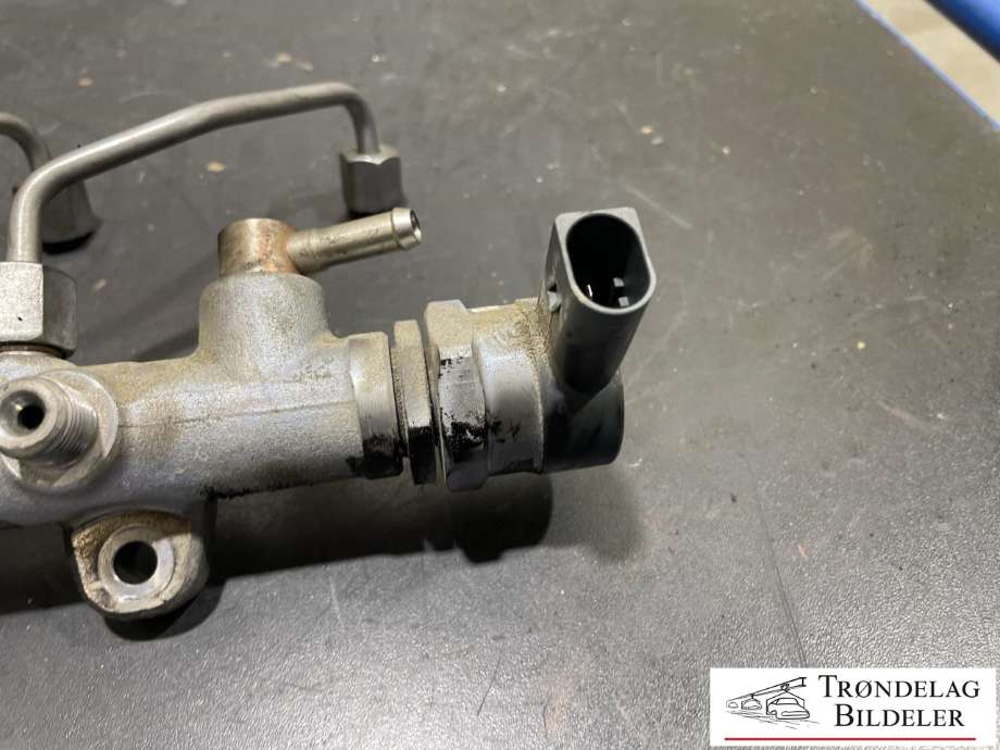 Dyseskinne (fuelrail) til Mercedes ML 2011-2015 (Fase 1) (W166) (W166) (A 000 070 57 46|A 651 070 05 95|A 651 070 08 00|A 651 070 15 95|)